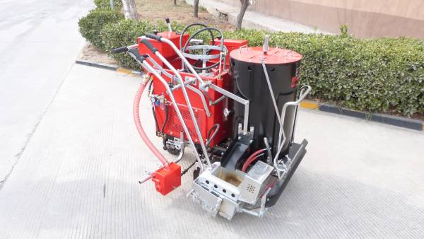 熱熔震蕩劃線機(jī)哪里買？找24年熱熔劃線機(jī)老品牌-天途路業(yè)